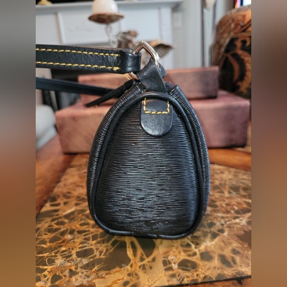 Dooney & Bourke mini bag - Picture 9 of 12